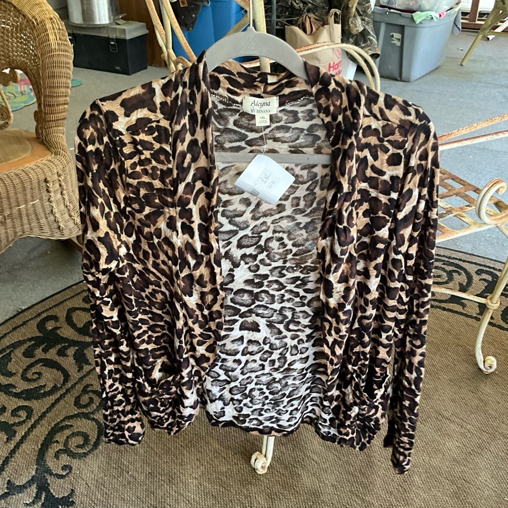 NWT Aleyna  by Zenana size 1X SHRUG